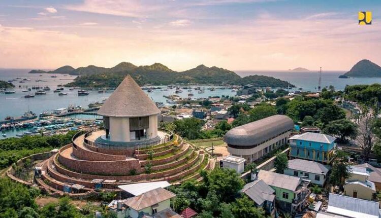 Kawasan Strategis Pariwisata Nasional (KSPN) Prioritas/Destinasi Pariwisata Super Prioritas (DPSP) Labuan Bajo di Kabupaten Manggarai Barat, NTT