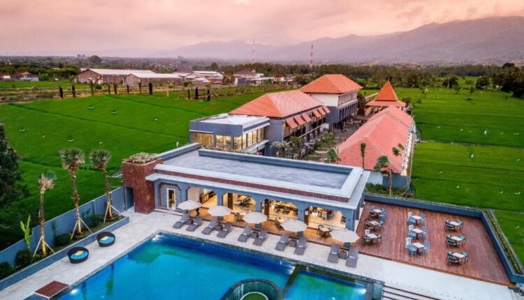 Lovina Beach Club & Resort