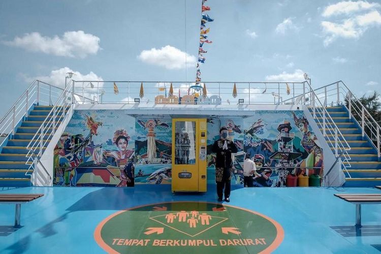 Menparekraf Sandiaga Uno resmikan kapal KM KIrana VII di Pelabuhan Benoa Bali(Kemenparekraf)