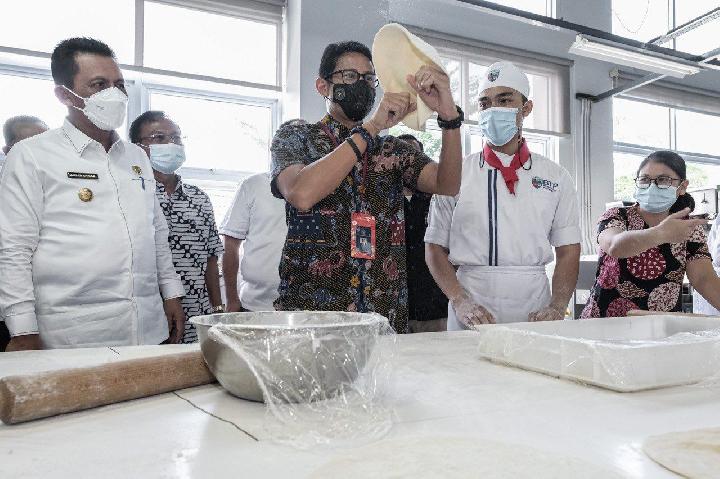 Sandiaga Uno