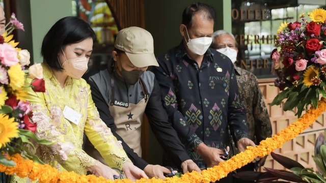 Pembukaan Starbucks Dewata coffee experience center di Bali, 2022. Foto: Starbucks Indonesia.