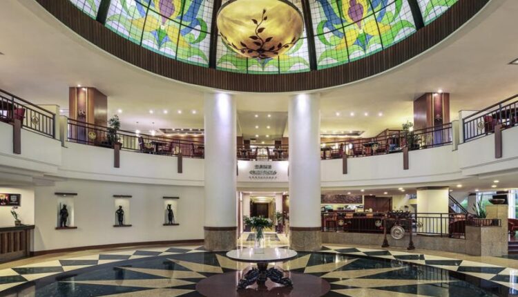 Mengkombinasikan Meeting, Incentive, Convention, and Exhibition (MICE) secara daring dan luring, menjadi salah satu bagian strategi dari Grand Mercure Jakarta Harmoni, di era pandemi.