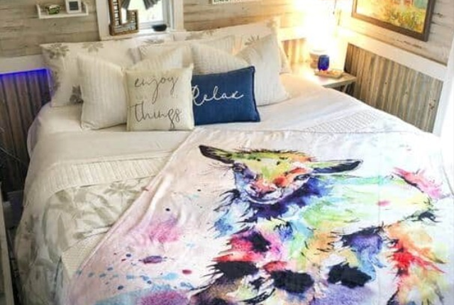 Salah satu kamar di The Goatel. Dokumentasi foto: thegoatel.com