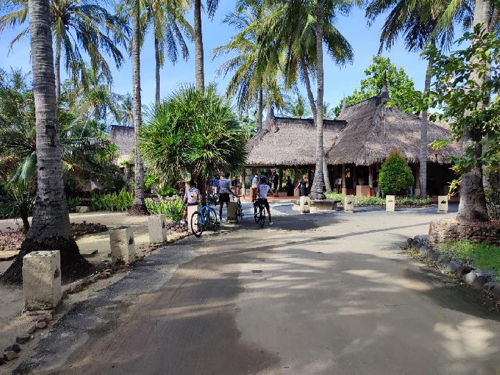 Peserta L'Etape Indonesia by Tour de France berada di Hotel Novotel Lombok, NTB. TEMPO | Supriyantho Khafid