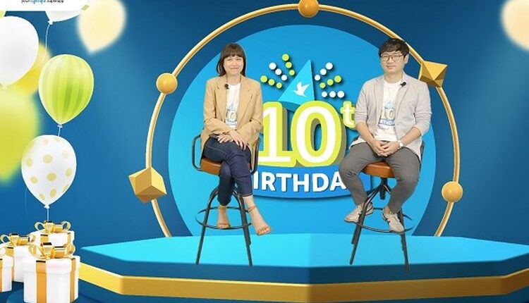 Shirley Lesmana, CMO Traveloka (kiri) dan Terry Santoso, Head of Platform Marketing, Traveloka, di acara konferensi pers perayaan Traveloka 10th Anniversary. Dalam rangka perayaan 10 tahun, Traveloka mengapresiasi konsumennya dengan menghadirkan beragam program promosi bertajuk Salebrat10n serta kampanye Trave10ka BDAY BASH(dokumentasi Traveloka)