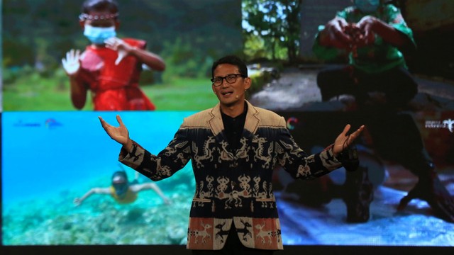 Menteri Pariwisata dan Ekonomi Kreatif/Kepala Badan Pariwisata dan Ekonomi Kreatif Sandiaga Salahuddin Uno memberikan sambutan saat peluncuran Anugerah Desa Wisata Indonesia (ADWI) 2022 di Jakarta, Jumat (18/2/2022). Foto: Dok. Kemenparekraf