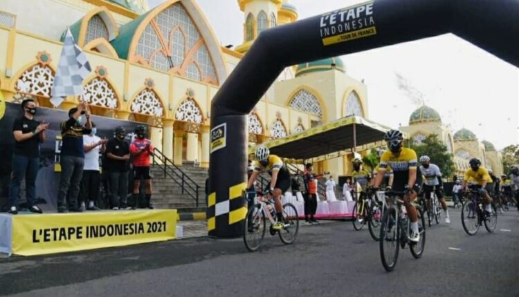 LAUNCHING : Inilah saat event L'etape Indonesia by Tour de France di Launching pada akhir 2020 lalu. (DOK/RADAR LOMBOK)