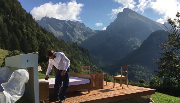 Ilustrasi Zero Realestate Hotel - Meet the flying Buttler