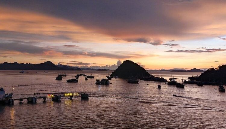 Labuan Bajo sidah ditetapkan menjadi wisata super premium di Indonesia. Kini Pariwisatanya sudah menggeliat selama pandemi Covid19 dua tahun ini, Selasa, (15/3/2022). (KOMPAS.com/MARKUS MAKUR)(KOMPAS.COM/MARKUS MAKUR)