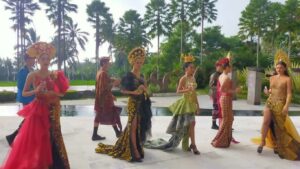 “It’sTimeforBali”, Herborist Hadirkan Bali Fashion Carnival 2022 Berkolaborasi dengan 20 Designer Ternama. Sumber Foto : Istimewa