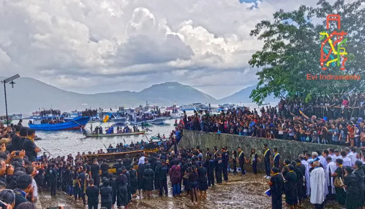 Semana Santa Larantuka (foto: doc Eviindrawanto.com)