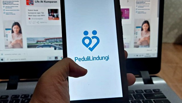 Ilustrasi aplikasi Peduli Lindungi. Foto: Melly Meiliani/kumparan