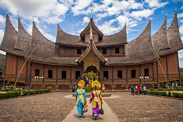 Ilustrasi Sumatera Barat - Tempat wisata Istano Basa Pagaruyung di Tanah Datar.(SHUTTERSTOCK)