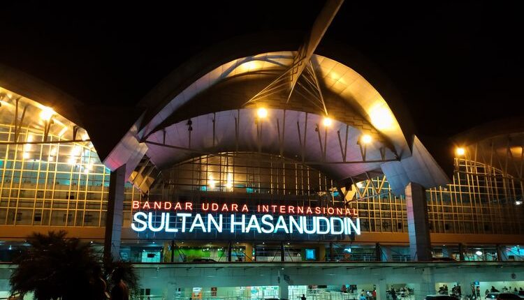 Bandara Sultan Hasanuddin, Makassar berhasil memenangkan penghargaan Best Airport di kawasan Asia Pasifik versi ASQ Awards 2021. (SHUTTERSTOCK/M RINANDAR TASYA)