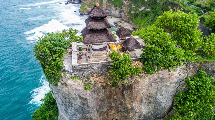 Pura Luhur Uluwatu, Bali. shutterstock.com