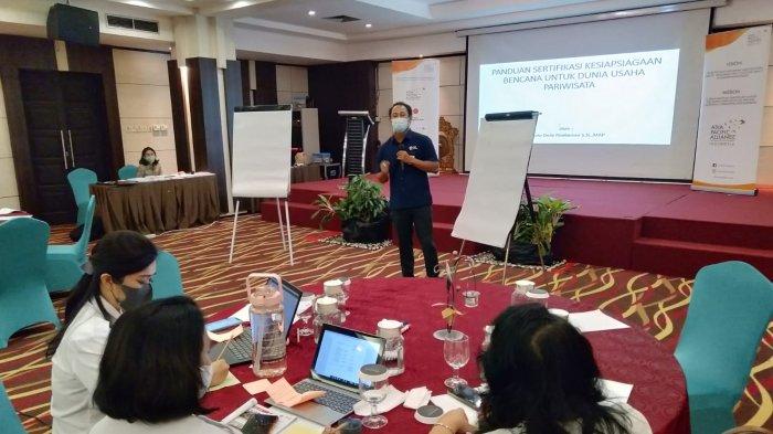 Pelaksanaan Lokakarya Sertifikasi Dunia Usaha Pariwisata Non-Hotel yang dilaksanakan di Hotel Neo, Denpasar, Bali pada Rabu, 20 April 2022.