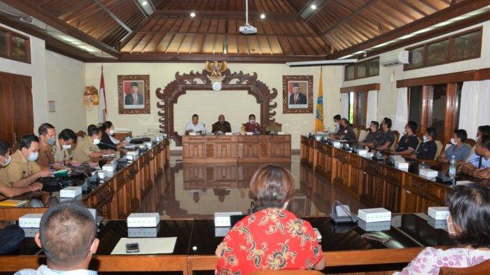 Komisi IV DPRD Bali memanggil Dinas Ketenagakerjaan dan ESDM Provinsi Bali, Dinas Ketenagakerjaan Kabupaten Badung, Manager Ayana Resort dan Spa Bali, dan Federasi Serikat Pekerja Mandiri (SPM), Senin 11 April 2022.