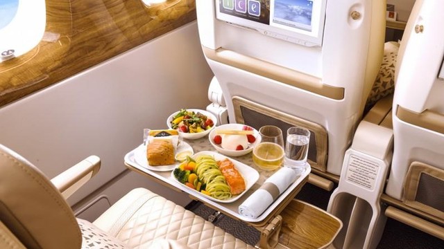 Fasilitas di kelas Ekonomi Premium Emirates. Foto: Emirates