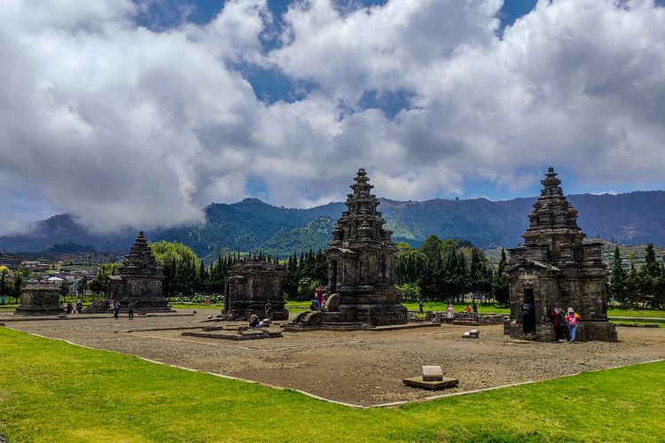 Candi Arjuna Dieng.(KOMPAS.com/ANGGARA WIKAN PRASETYA)