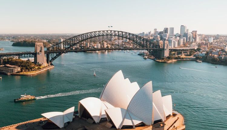 Ilustrasi Sydney Opera House di Australia(Unsplash/Caleb Russell)