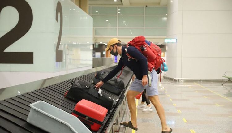 Ilustrasi wisatawan mancanegara yang mendarat di Bandara Internasional I Gusti Ngurah Rai di Denpasar, Bali, Jumat (4/3/2022).(Dok. PT AP I)