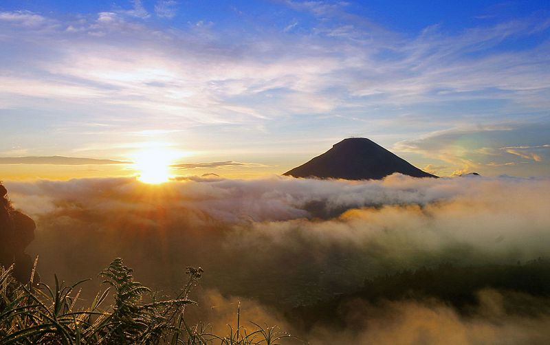 Sunrise di Bukit Sikunir
