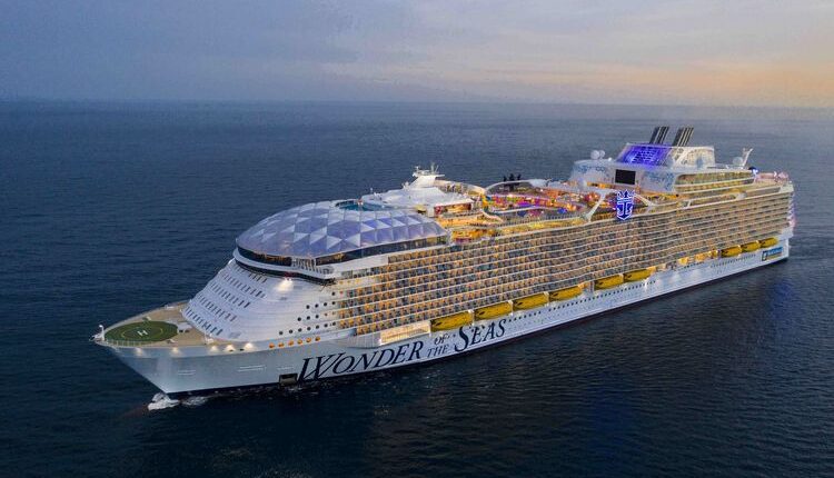 Ilustrasi kapal pesiar Wonder of the Seas dari Royal Caribbean. (Dok. Royal Caribbean)