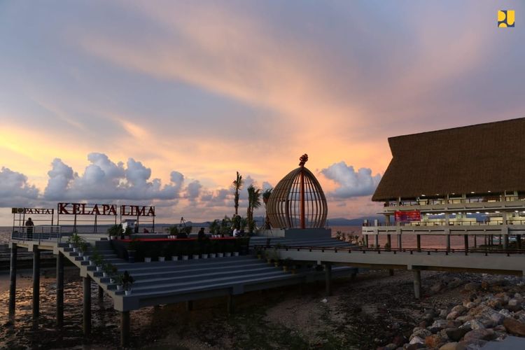 Wajah baru kawasan Pantai Kelapa Lima di Kota Kupang, NTT, usai dilakukan penataan.(Dok. Kementerian PUPR)