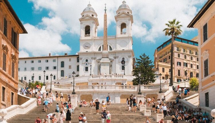 Ilustrasi Spanish Steps di Roma, Italia.(UNSPLASH/ILNUR KALIMULLIN)