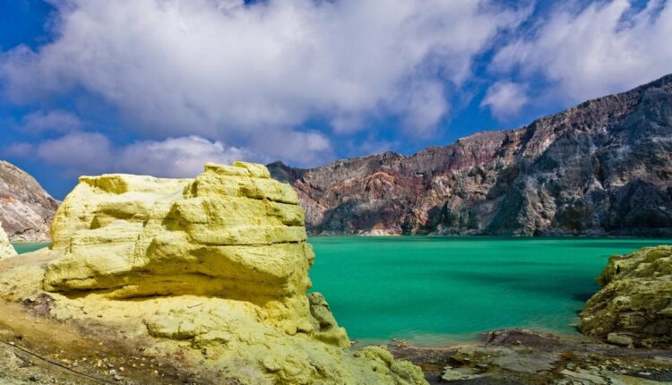 Taman Wisata Alam Kawah Ijen. (Foto: pesonaindo.com)
