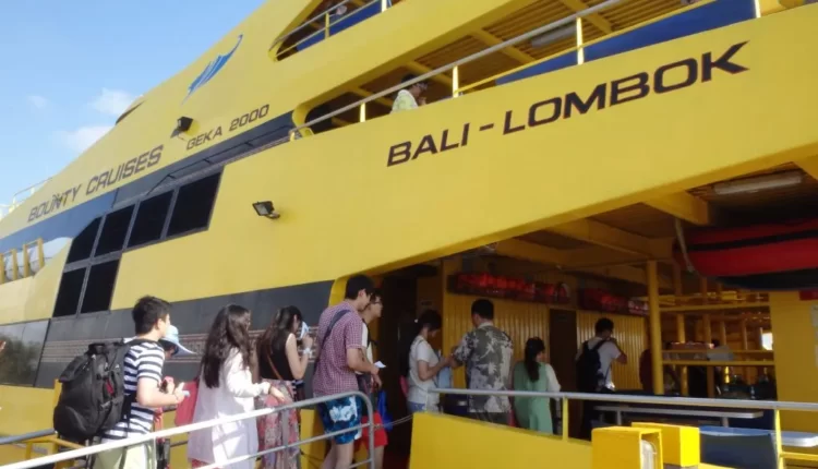 Kapal Fery cepat Bounty Bali ke Lombok.