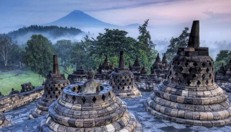sumber foto: wallpapercave.com