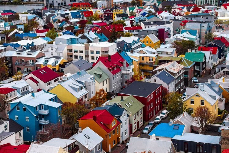 Suasana kota di Islandia. Islandia menjadi salah satu negara di Eropa yang menunjukkan peningkatan wisatawan usai dihantam pandemi dalam dua tahun terakhir.(UNSPLASH.TOM PODMORE)