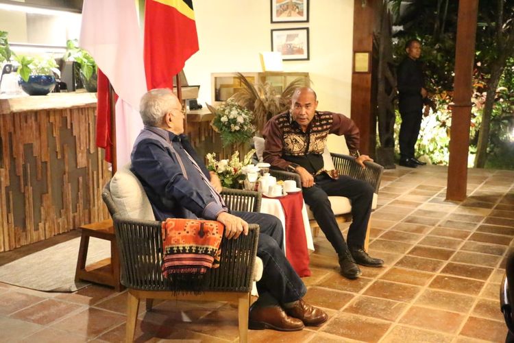 Gubernur NTT Viktor Bungtilu Laiskodat, saat menggelar pertemuan dengan Presiden Timor Leste Jose Ramos Horta di Labuan Bajo, Sabtu (23/7/2022) (Dokumen Biro Administrasi Pimpinan Setda NTT)