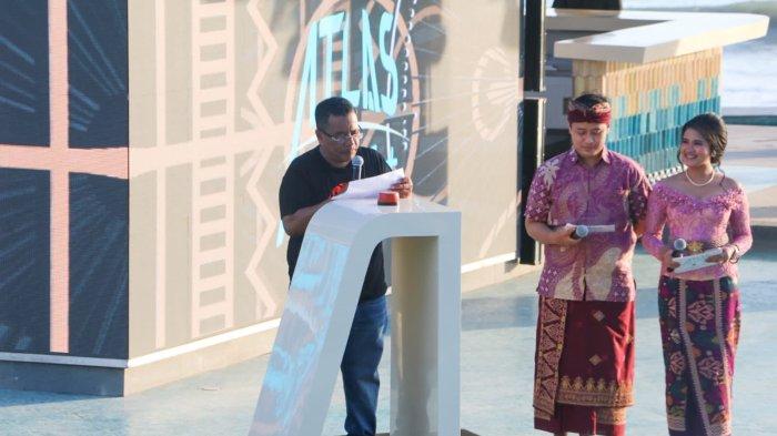 Salah satu pemegang saham Atlas Beach Fest, Hotman Paris Hutapea, saat ditemui Tribun Bali mengatakan, bahwa izin tidak ada masalah. Bahkan izin operasional pun tidak ada kendala sama sekali. "Semua izinnya tidak ada masalah, karena semua sudah memenuhi persyaratan sebagai beach club," katanya di pertengahan Grand Opening Atlas Beach Fest Senin 18 Juli 2022. Pengacara kondang ini menerangkan, membandingkan jika sebelahnya juga terdapat beach club. Sehingga dirinya menyimpulkan semua perizinan sudah selesai. (Zaenal)