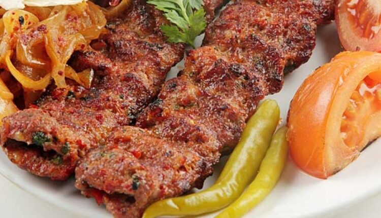 Hidangan Kebab Kambing Mudah dan Praktis dari Chef The Sultan Hotel & Residence