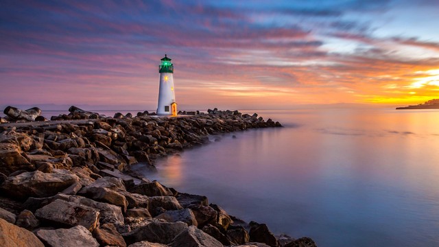 Ilustrasi mercusuar. Foto: Rusya007/Shutterstock