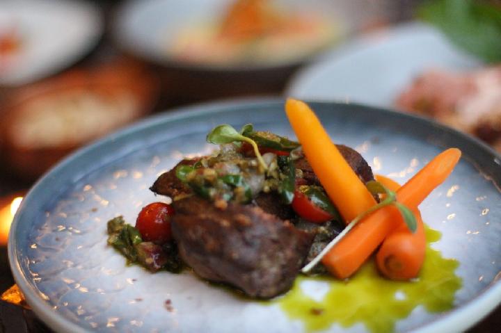 The Botanica Sanctuary, hotel terbaru di Puncak yang dikelola oleh The Ascott Limited (Ascott) dan dikembangkan oleh salah satu perusahaan properti terkemuka di Indonesia, Agung Sedayu Group, meluncurkan 'The Exquisite Indonesian Flavours' berkolaborasi dengan Master Chef Degan Septoadji, salah satu chef berbakat Indonesia dalam rangka melestarikan kekayaan warisan kuliner Indonesia.