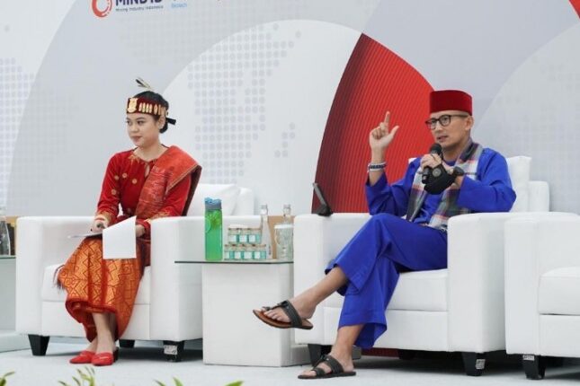 Menparekraf Sandiaga Uno saat menjadi pembicara kunci pada simposium PPI Dunia di Gedung D kantor Kementerian Pendidikan, Kebudayaan, Riset dan Teknologi Republik Indonesia, (23/8/2022)
