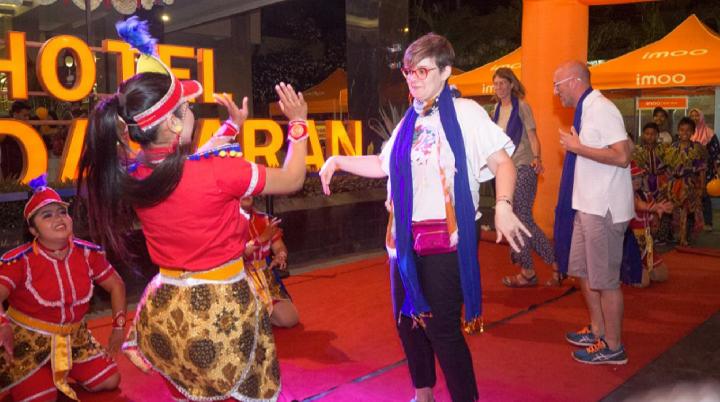 Hotel l Pandanaran Prawirotaman menggelar Festival Tarian dan Makanan Tradisional di halaman Hotel Pandanaran, Yogyakarta pada Kamis, 8 Agustus 2019.