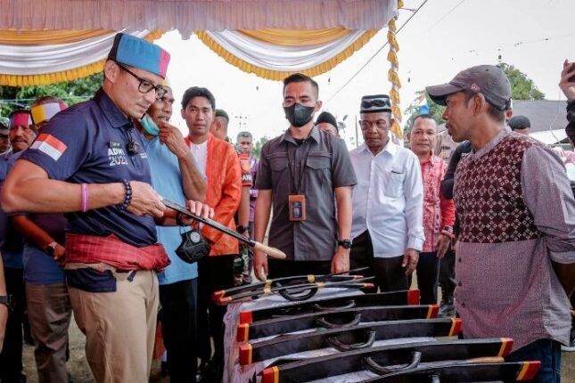 Menparekraf Sandiaga Uno saat visitasi ke Desa Wisata Negeri Hila di Kabupaten Maluku Tengah, Provinsi Maluku