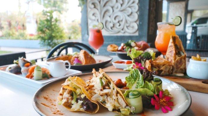 Bagi anda yang sedang berlibur, atau tinggal di Bali dan sedang mencari menu brunch yang lezat dengan harga pas di dompet. Khususnya di wilayah Jimbaran, Bali, jangan khawatir. Adalah pilihan yang tepat untuk datang berkunjung, ke 8TRIUM Lounge & Café di Infinity8 Bali. Tempat ini menawarkan nuansa berbeda, mulai dari cita rasa Indonesia, Asia, hingga Barat dan juga beragam pilihan menu brunch yang baru diluncurkan pada awal bulan Agustus 2022.