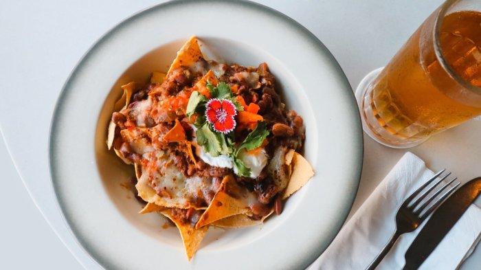Bagi anda yang sedang berlibur, atau tinggal di Bali dan sedang mencari menu brunch yang lezat dengan harga pas di dompet. Khususnya di wilayah Jimbaran, Bali, jangan khawatir. Adalah pilihan yang tepat untuk datang berkunjung, ke 8TRIUM Lounge & Café di Infinity8 Bali. Tempat ini menawarkan nuansa berbeda, mulai dari cita rasa Indonesia, Asia, hingga Barat dan juga beragam pilihan menu brunch yang baru diluncurkan pada awal bulan Agustus 2022. (ist)