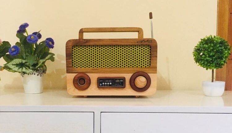 Ilustrasi salah satu produk Faber Instrument Indonesia, yakni radio model Wijaya Kusuma. Produk ini jadi salah satu suvenir resmi KTT G20.(Dok. faberinstrumentindonesia.com)