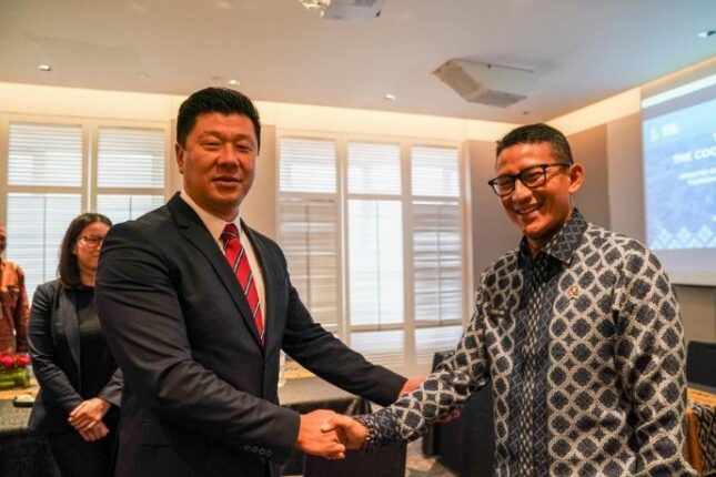 Menparekraf Sandiaga Salahuddin Uno saat melakukan pertemuan dengan para investor di Singapura