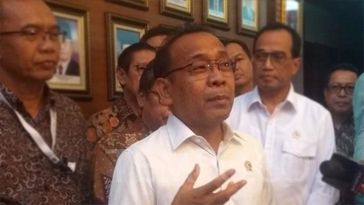 Menteri Sekretaris Negara sekaligus Ketua Komisi Pengarah Pembangunan Kawasan Medan Merdeka, Pratikno di kantornya, Senin, 27 Januari 2020. TEMPO/Dewi Nurita