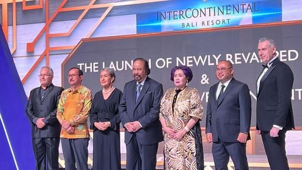 Surya Paloh berserta jajaran Direksi Intercontinental Bali Resort Foto: Dok. Prefinite