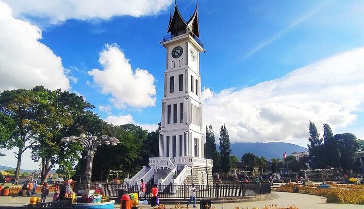 Jam Gadang di Bukittinggi, Sumatera Barat.(PIXABAY/ARJEEPERS)