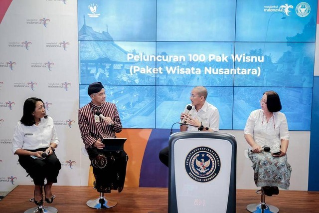 Kemenparekraf luncurkan program 100 paket wisata nusantara atau "100 PAK WISNU" jelang libur Natal 2022 dan Tahun Baru 2023 (Nataru). Foto: Kemenparekraf RI