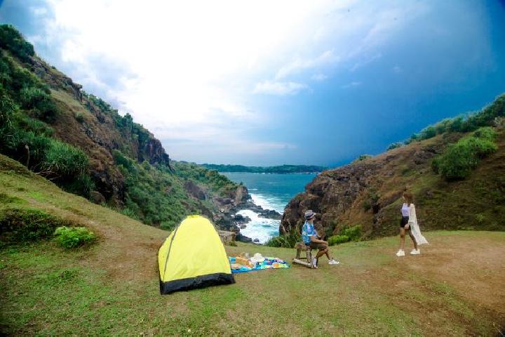 Bukit Pengilon (Sumber: indonesia.travel)